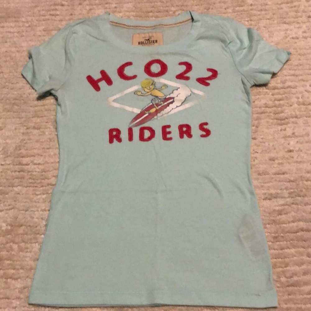 Hollister tee